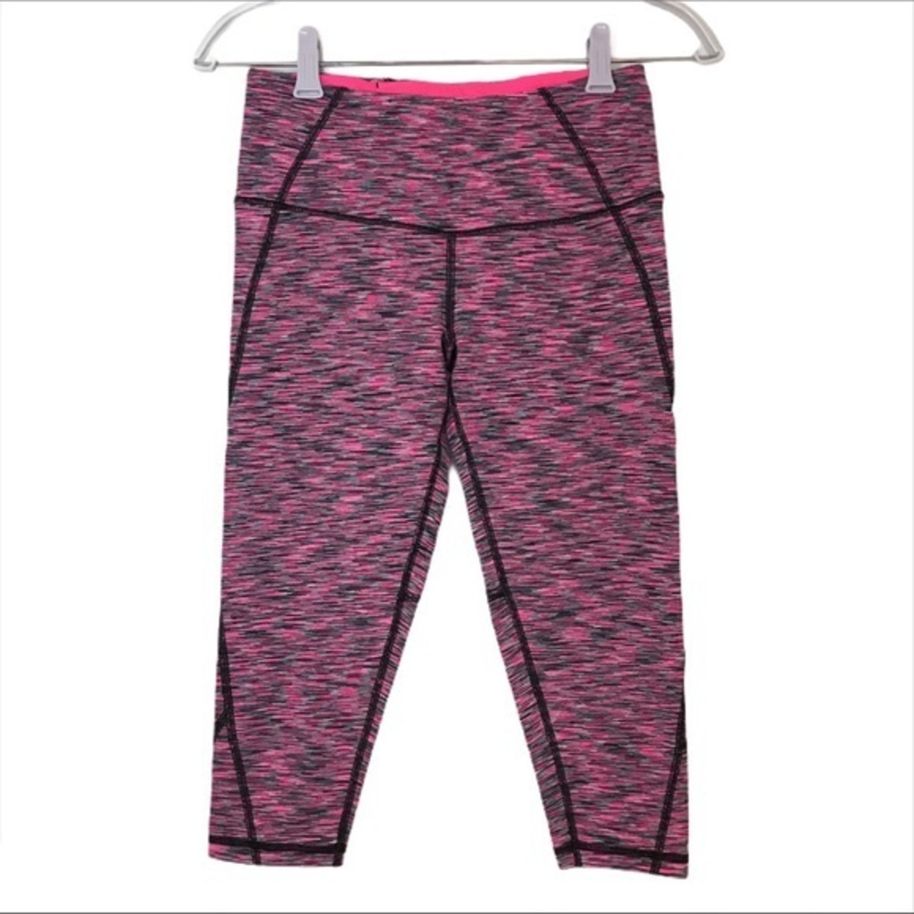 Victoria’s Secret Pink/Black Capri Leggings XS